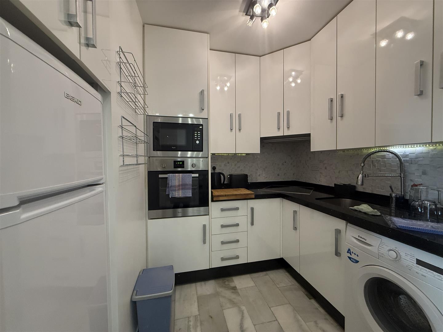 Image of Apartment - 2 Bedrooms - 1 Bathrooms for Rental in Marina Bay-Gibraltar, Image 7